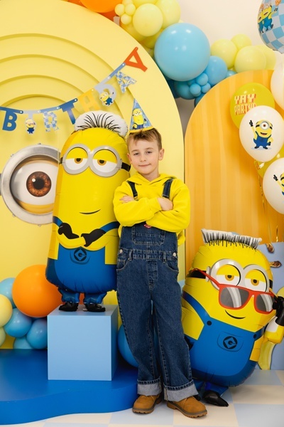 BALON FOLIOWY MINIONEK TIM 122cm BALON MINIONKI