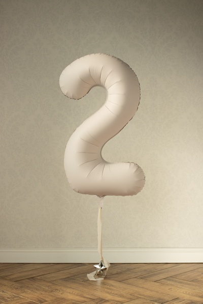 BALON FOLIOWY CYFRA 2 BEŻOWA JASNA MATOWA 86cm BALON CYFRA URODZINY ROCZNICA