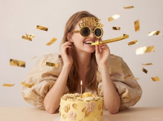 ZŁOTE OKULARY HAPPY BIRTHDAY 1szt. GADŻET URODZINOWY OKULARY