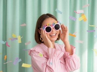 KOLOROWE OKULARY HAPPY BIRTHDAY 1szt. GADŻET URODZINOWY OKULARY