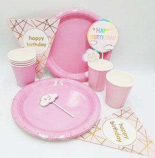 RÓŻOWY ZESTAW TALERZYKI I KUBKI PAPIEROWE