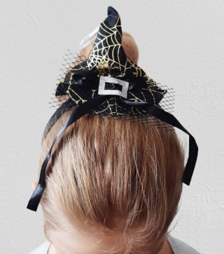OPASKA Z CZARNO-ZŁOTYM KAPELUSZEM CZAROWNICY HALLOWEEN