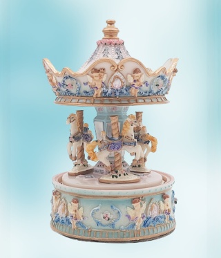 14042 POZYTYWKA KARUZELA Z KONIKAMI