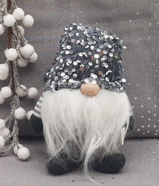 SZARY SKRZAT ŚWIĄTECZNY KRASNAL GNOM DEKORACJA Z CEKINAMI