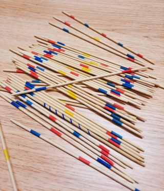 MIKADO GRA ZRĘCZNOŚCIOWA DREWNIANE BIERKI