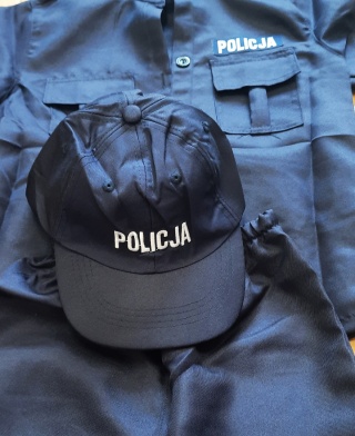 STRÓJ POLICJANTA Z CZAPKĄ - POLSKA POLICJA