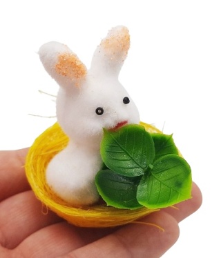 KRÓLICZEK W GNIAZDKU ŻÓŁTY OZODBA WIELKANOCNA DO KOSZYCZKA