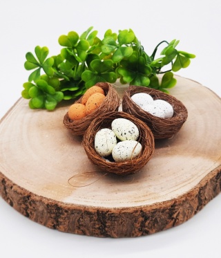 GNIAZDKA Z JAJECZKAMI 3szt. PSTROKATE DEKORACJE NA WIELKANOC