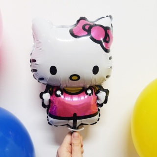 BALON FOLIOWY HELLO KITTY NA POWIETRZE