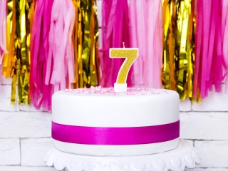 ZŁOTA ŚWIECZKA URODZINOWA CYFRA 7