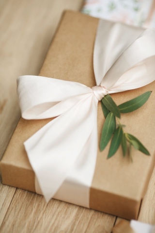 TASIEMKA SATYNOWA 25mm JASNY KREMOWY 25m