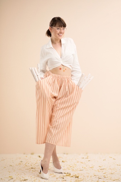 TUBA Z KONFETTI SERCA BIAŁE I ZŁOTE 35cm KONFETTI NA ŚLUB