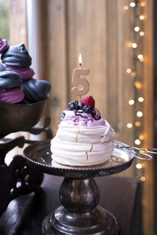 ŚWIECZKA URODZINOWA CYFRA 5 RÓŻOWE ZŁOTO 4,5cm ELEGANCKA ŚWIECZKA