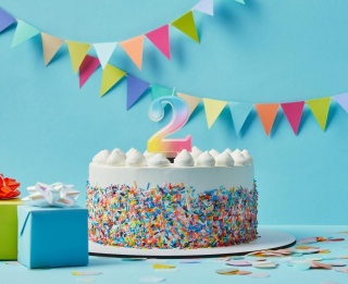 TĘCZOWA ŚWIECZKA CYFRA 2 KOLOROWA 8cm PASTELOWE OMBRE