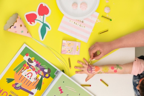 KREDKI DO MALOWANIA TWARZY 6 kol. NEONOWE KOLORY